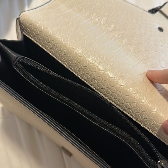 NWOT Beige Tiger Head Buckle Crossbody Bag in Beige with Black Buckle OS - Picture 13 of 14